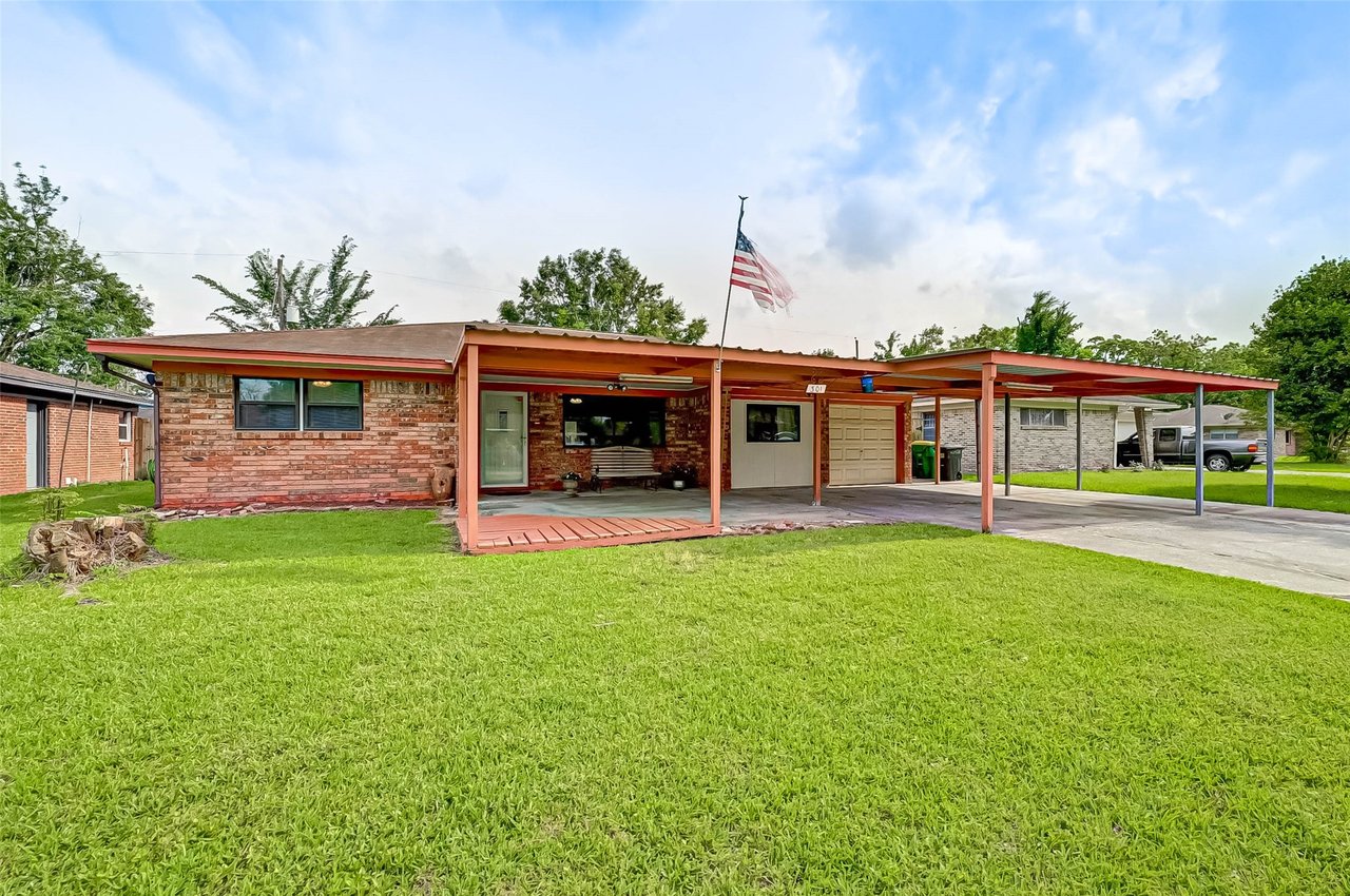 301 Kelly Ln