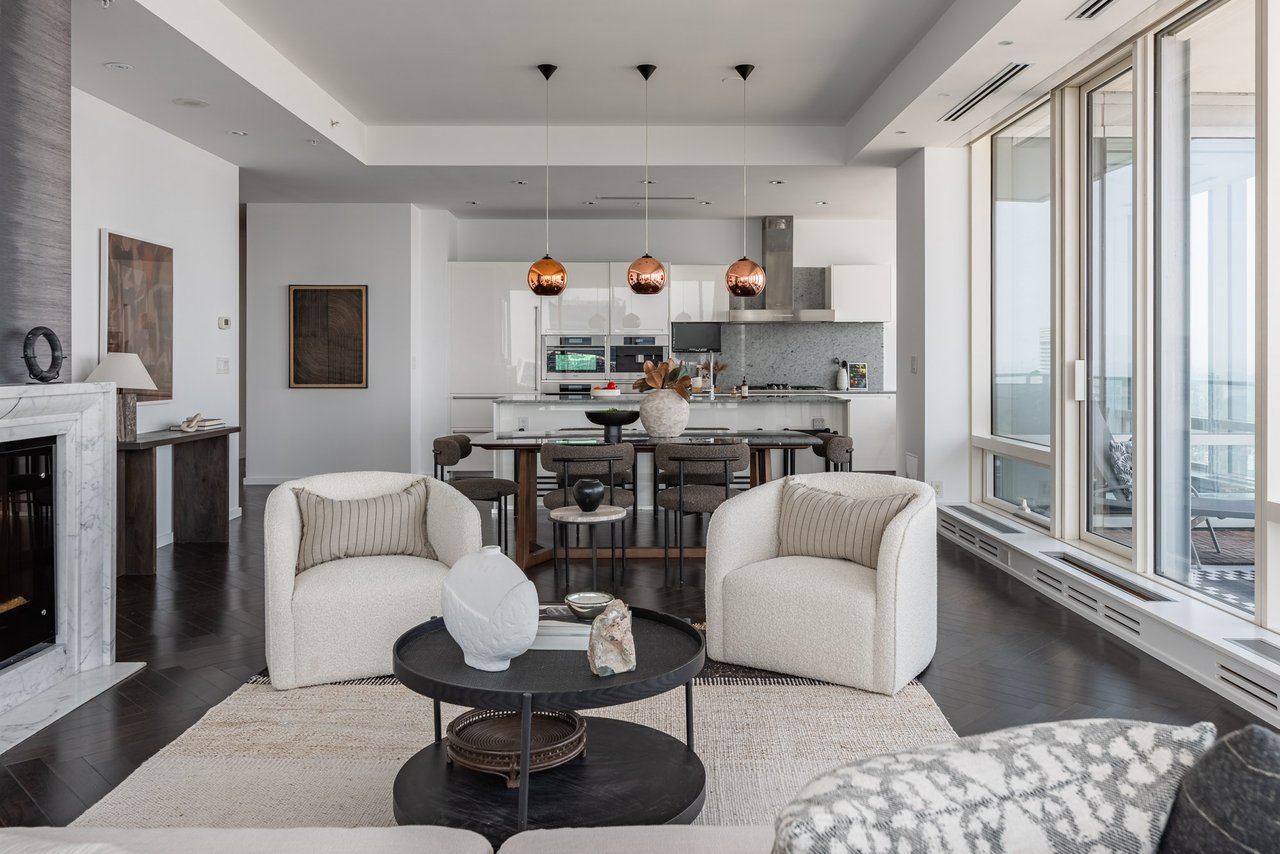 Suite 6104- 180 University Avenue