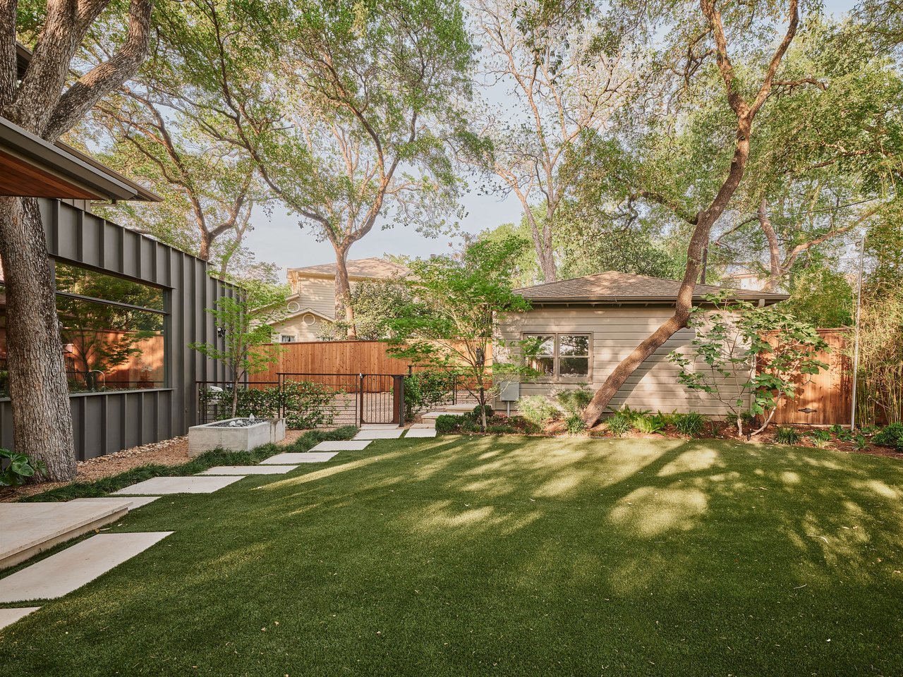 2703 Scenic Drive