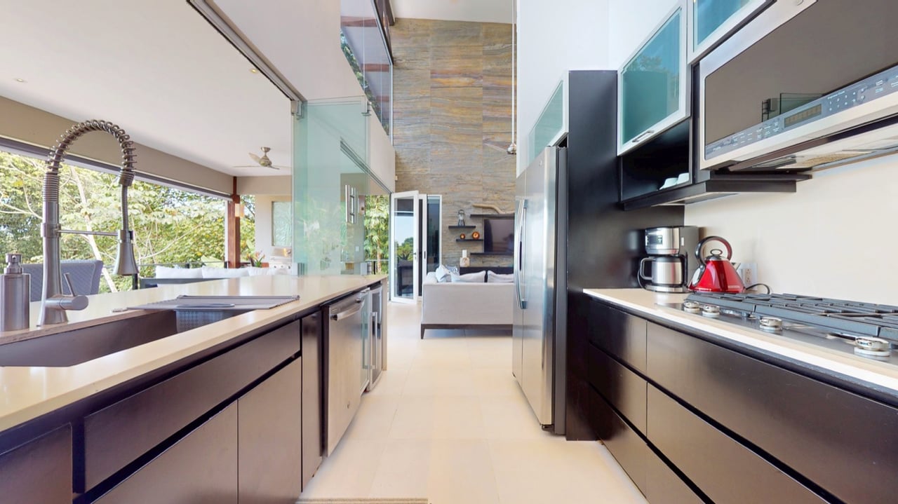 Luxury Retreat in Gated Community with Private Beach Access