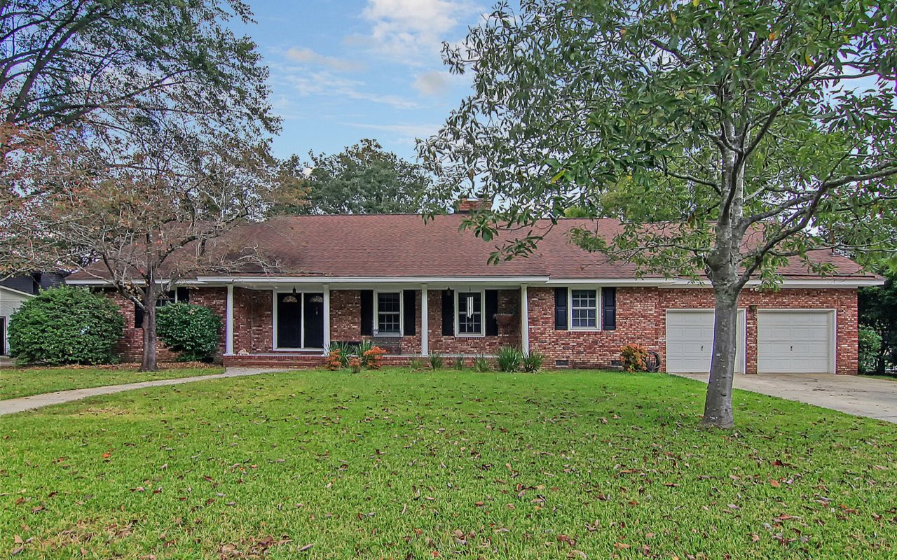 Spacious West Ashley Home – 1232 Winchester Drive