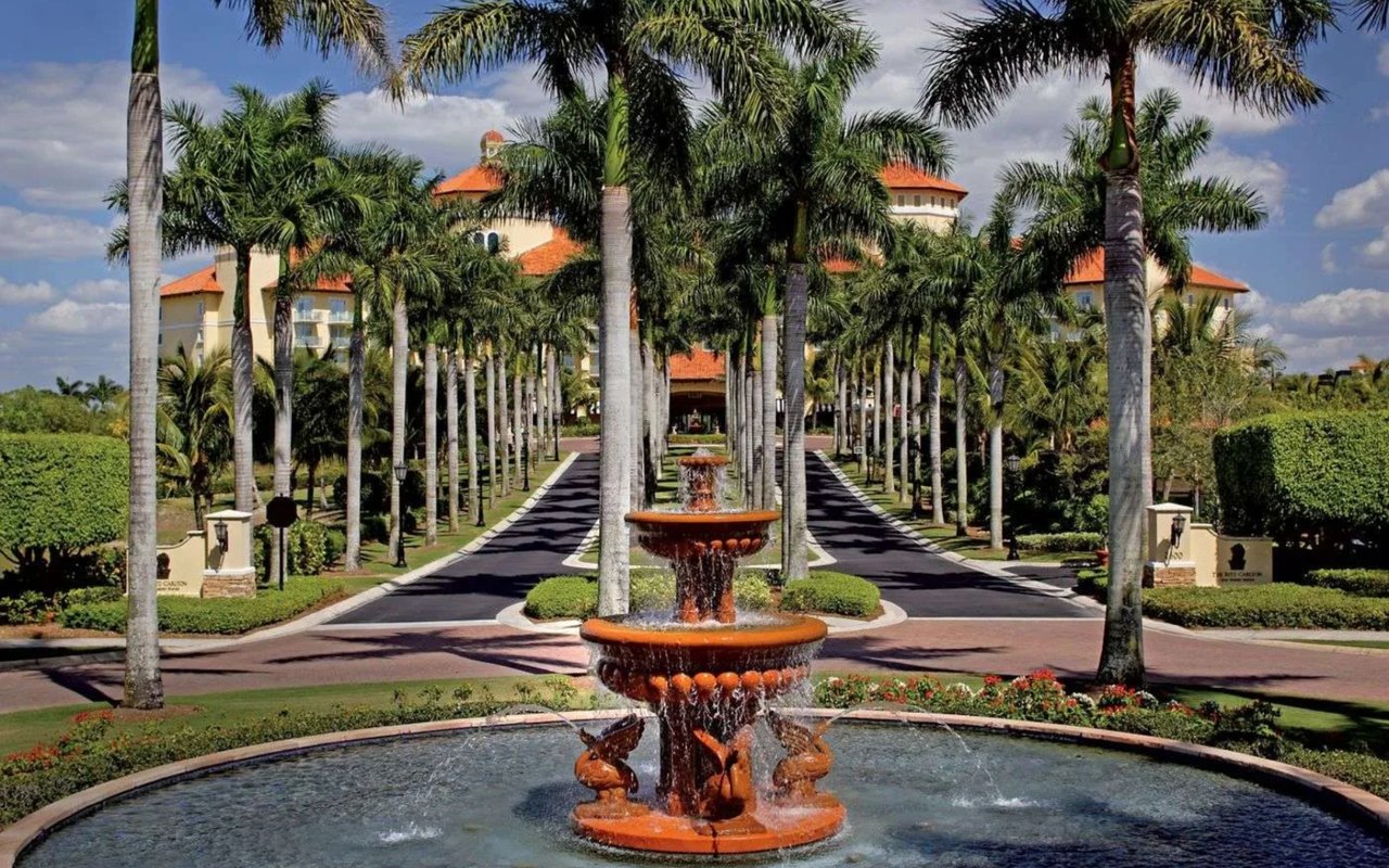 Tiburon – In The Heart of North Naples