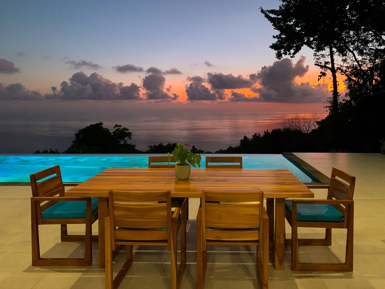 Modern House with Ocean view in Costa Verde Estates