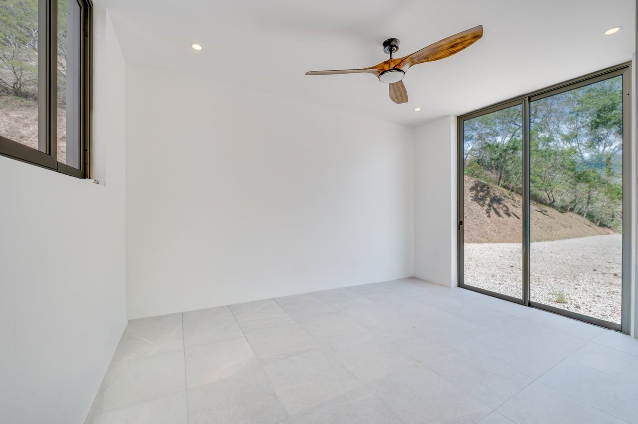 Finca Hermosa | Modern 3BR Luxury Villa with Infinity Pool in Exclusive Finca Panama Community