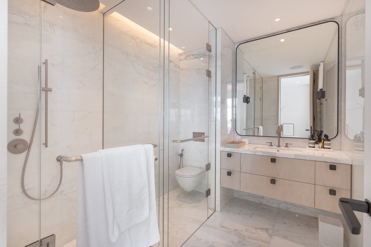 Four Seasons Private Residences - Penthouse 