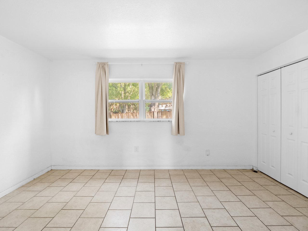 85,87,89 NW Irwin Ave