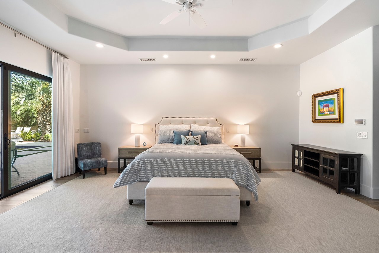 6600 N CARDINAL Drive