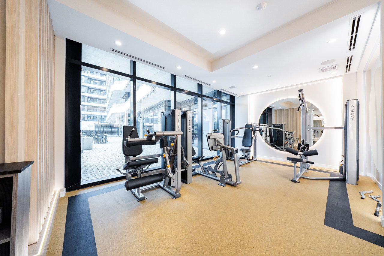 8188 Yonge Street, 235