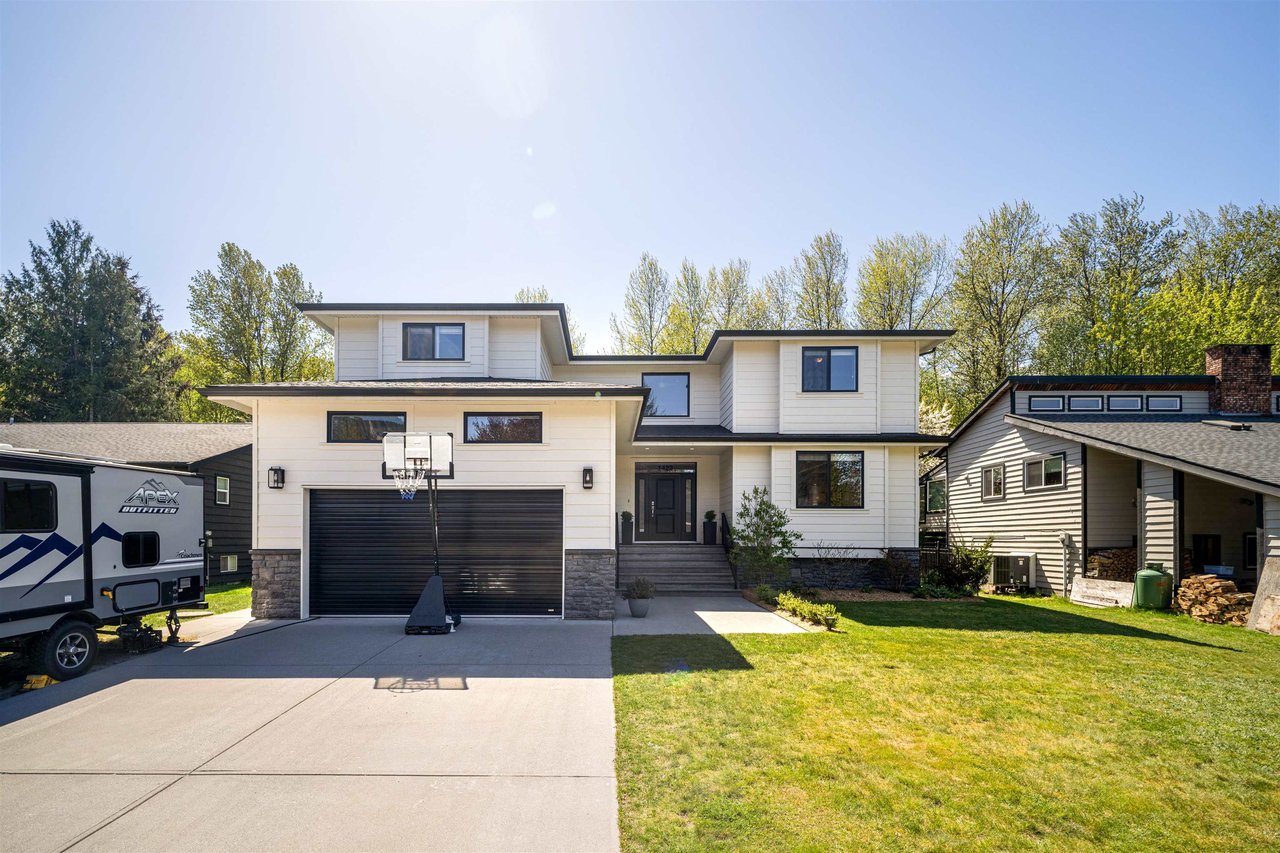 1422 Maple Cres