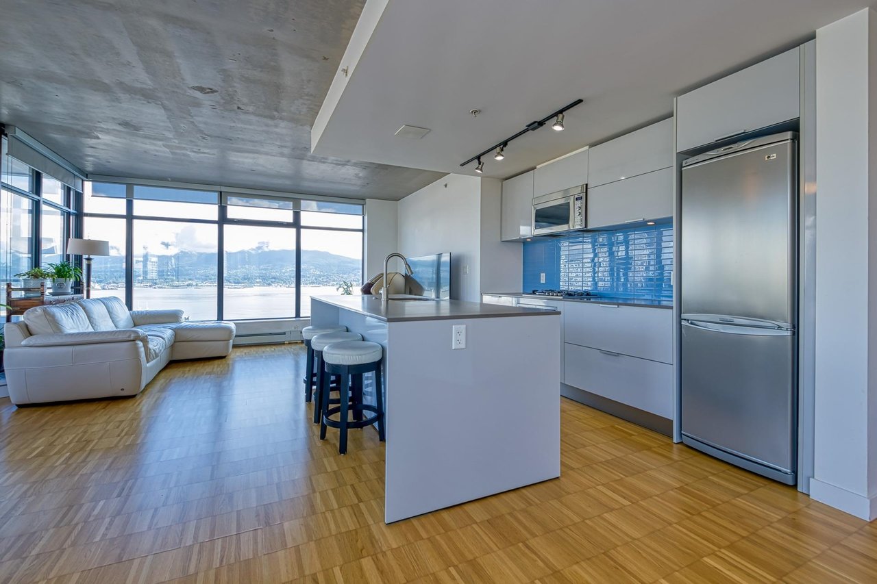 2310-128 W Cordova St