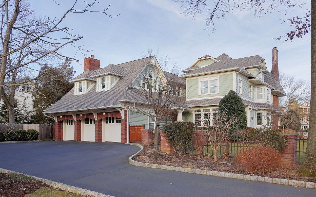 605 Mountain Ave