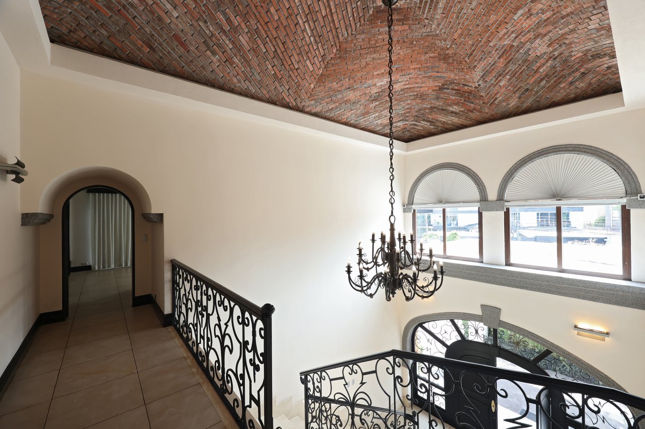 Luxury City Estate, Curridabat, San Jose