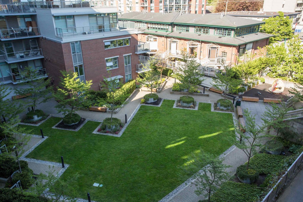512-251 E 7th Ave