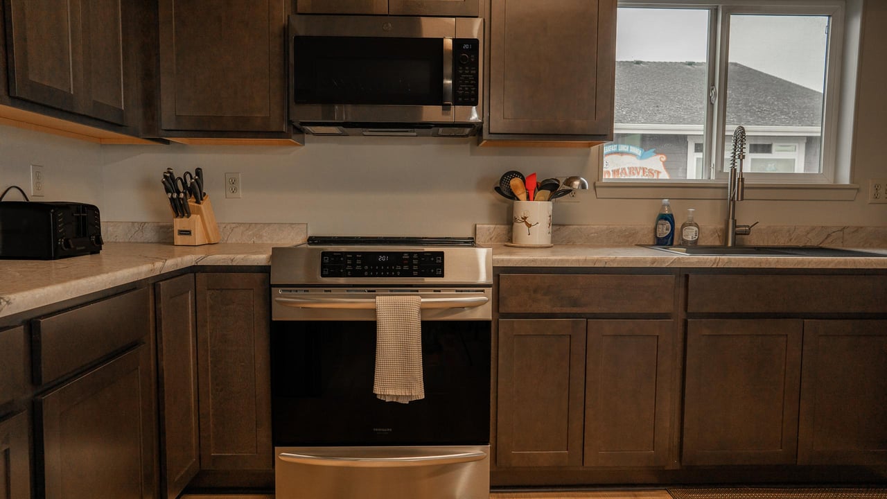 555 Hwy 101 S Apt 3