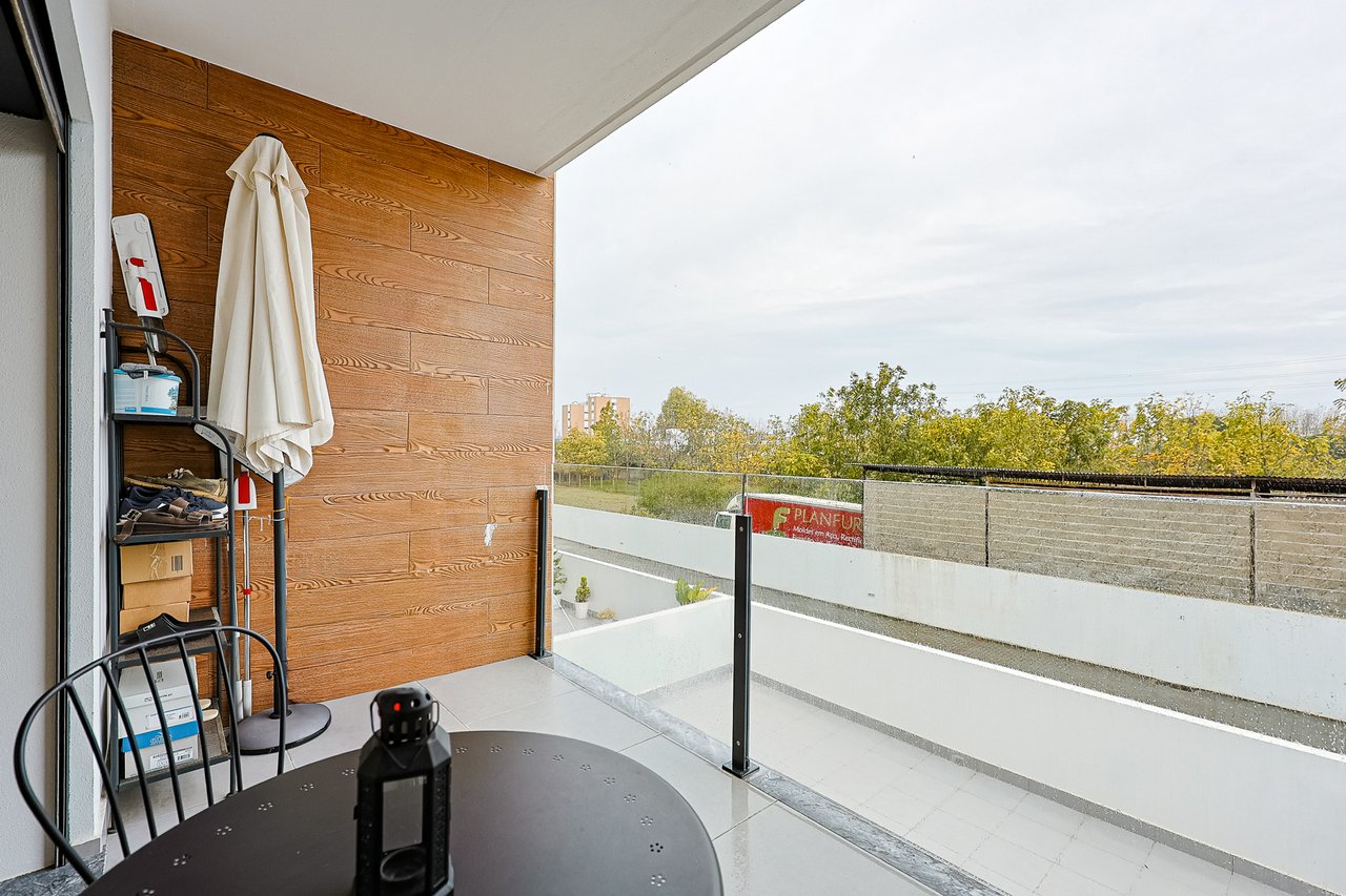 Modern 2-Bed, 2-Bath Apartment in Central Marinha Grande – Near Nazaré