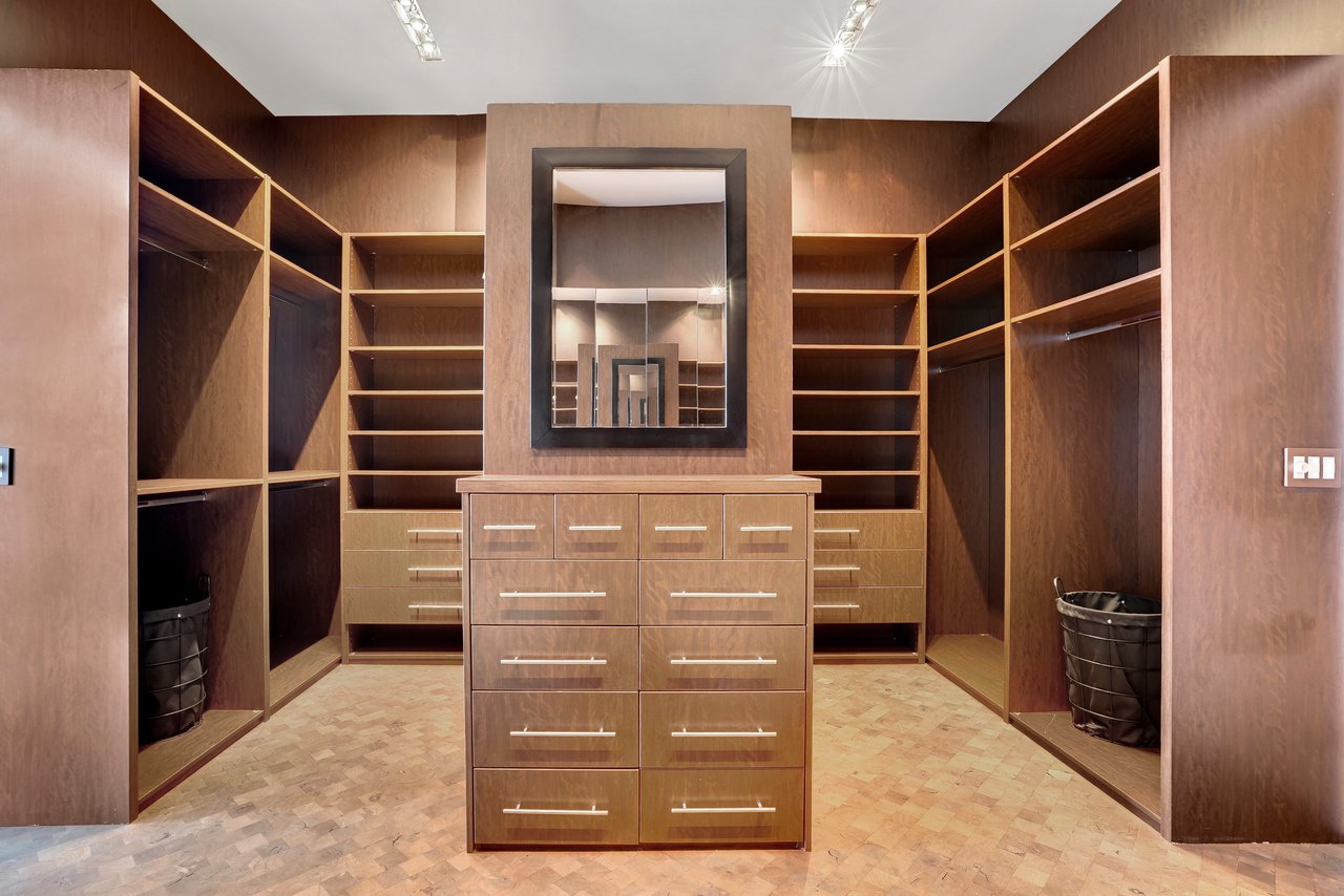 5959 Collins Ave Unit: PH2007, Miami Beach, FL 33140