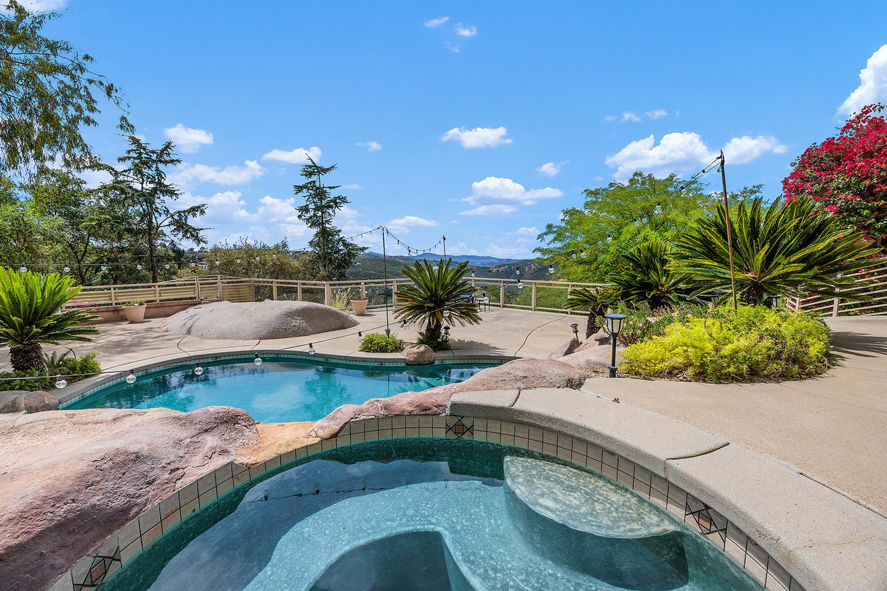 28521 Gladstone Court