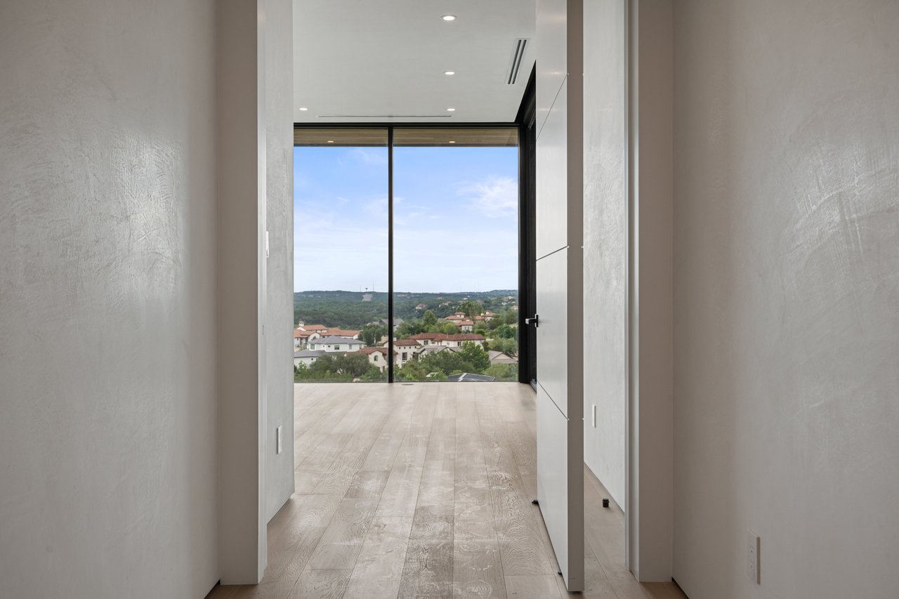 4909 Honey Daisy Way