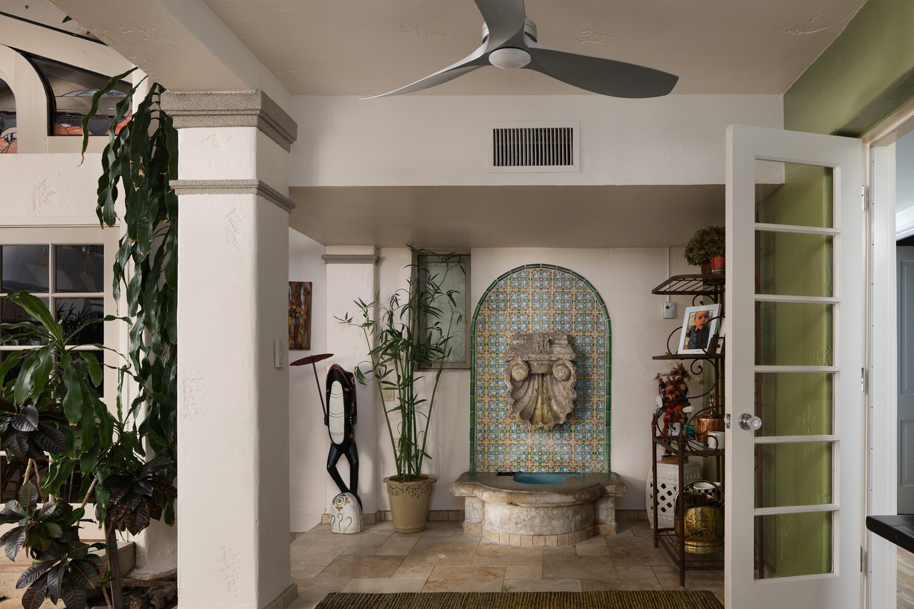 3042 N MANOR Drive E