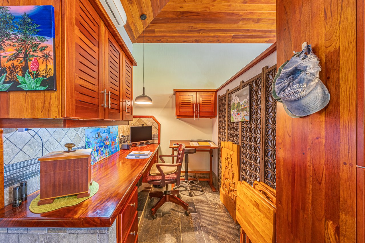Costa Verde Estates Oceanview Home with Guest House