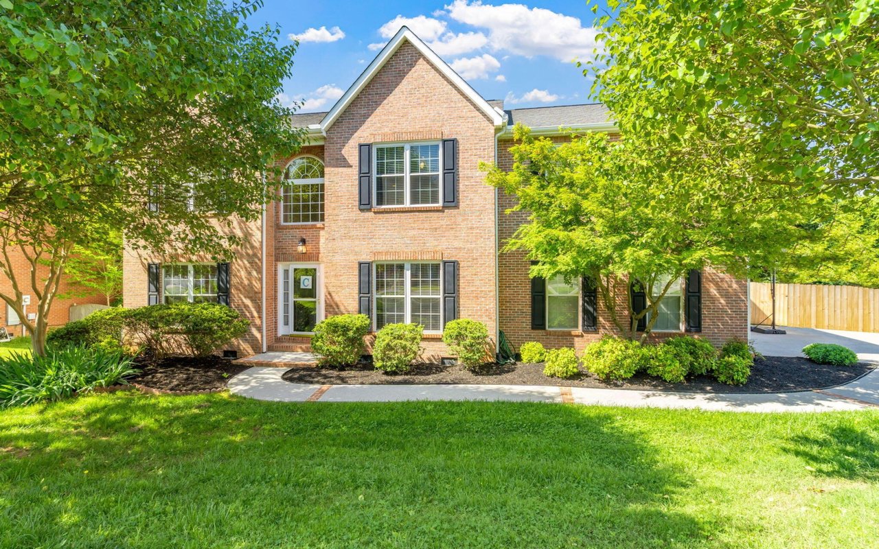 Wallace Luxury Spotlight | 605 Blue Herron Road Knoxville, TN 37934