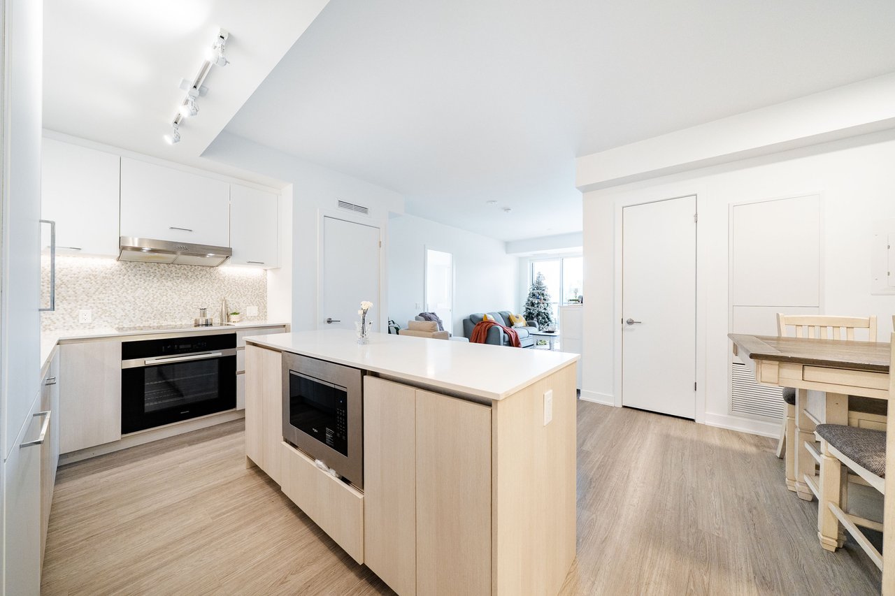 8188 Yonge Street, 235