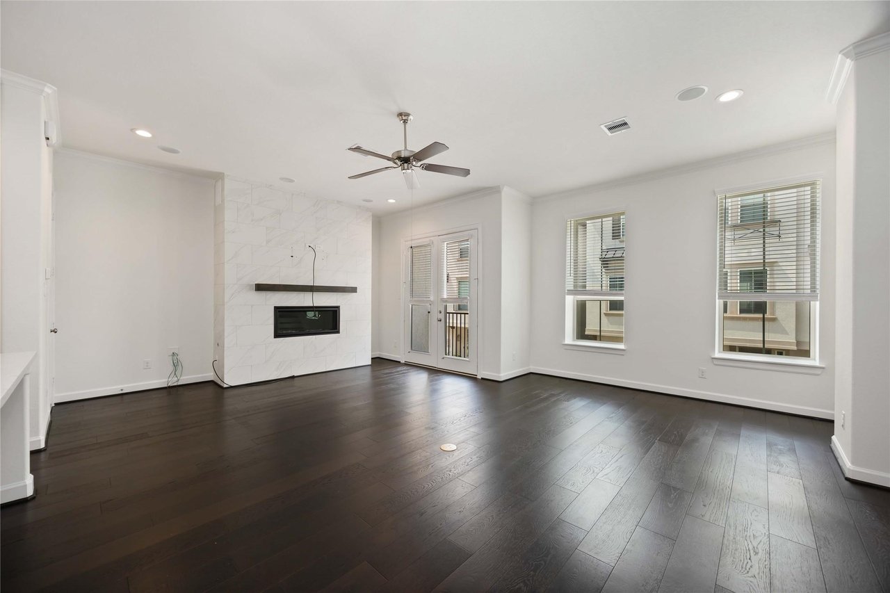 4012 Centre Valley Ln Houston, TX 77043