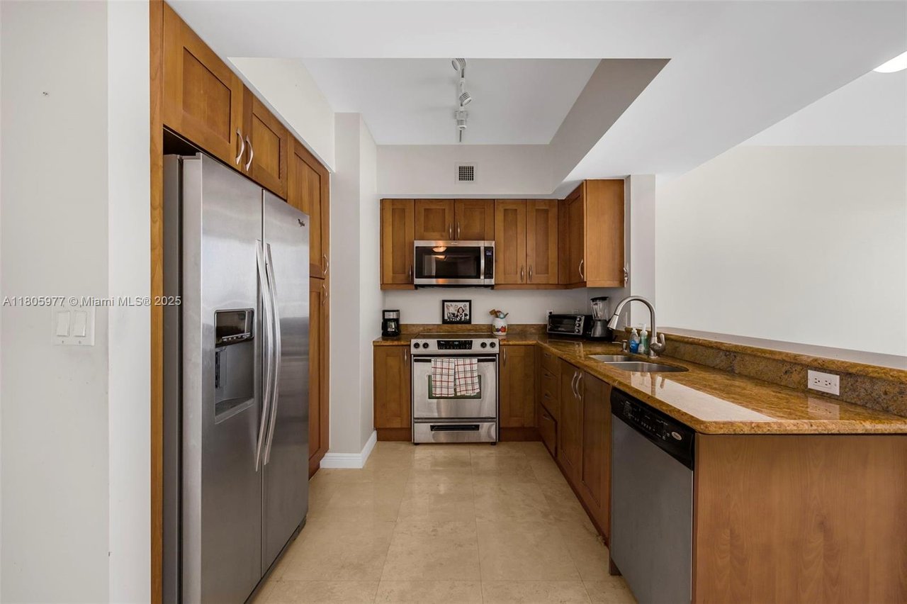 Duo Condominium East, Unit 1604E