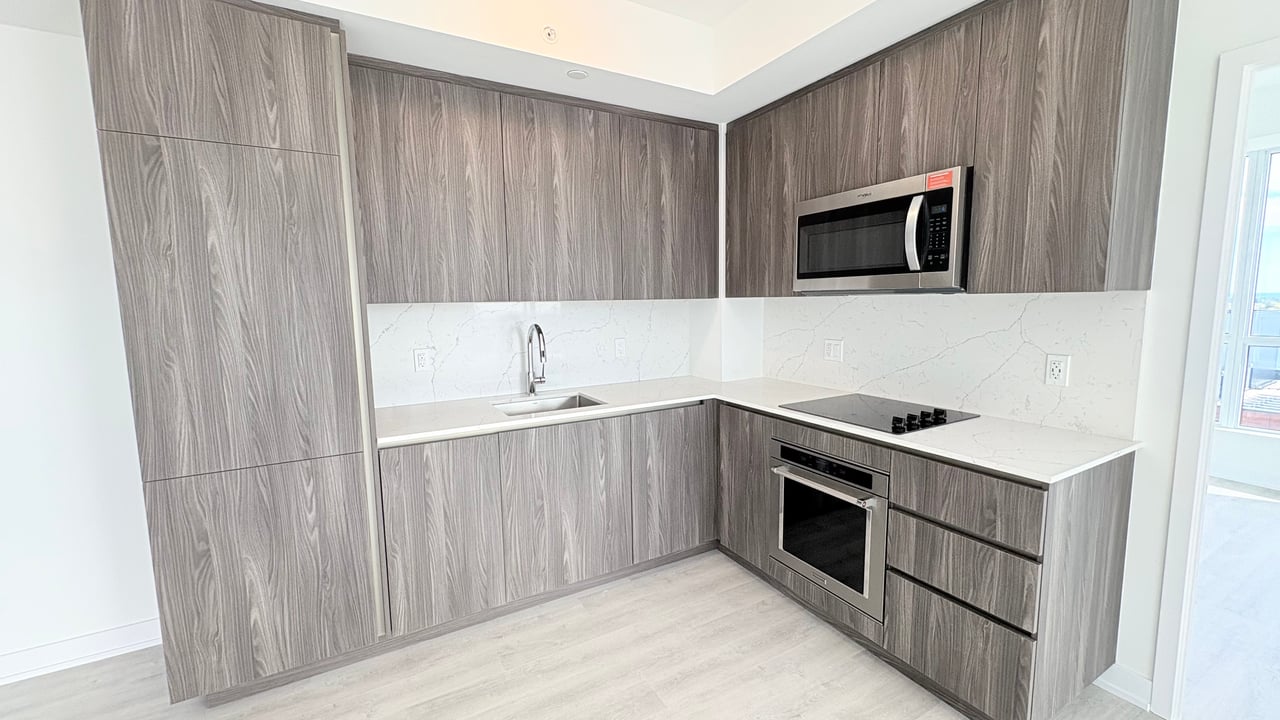 15 Richardson Street Unit: 1814