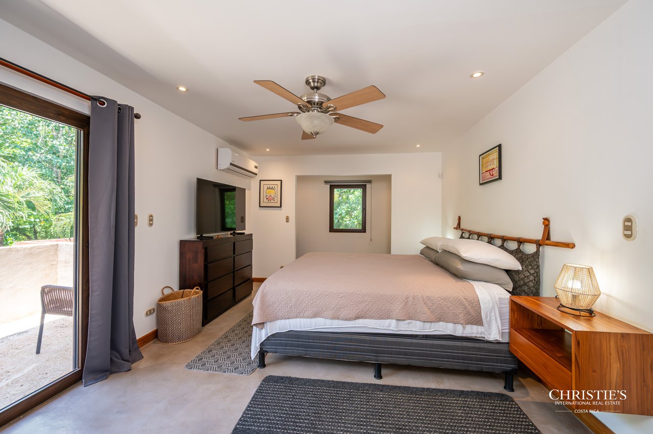 Casa Rosa | A Seaside Escape with a detached Casita in Playa Avellanas