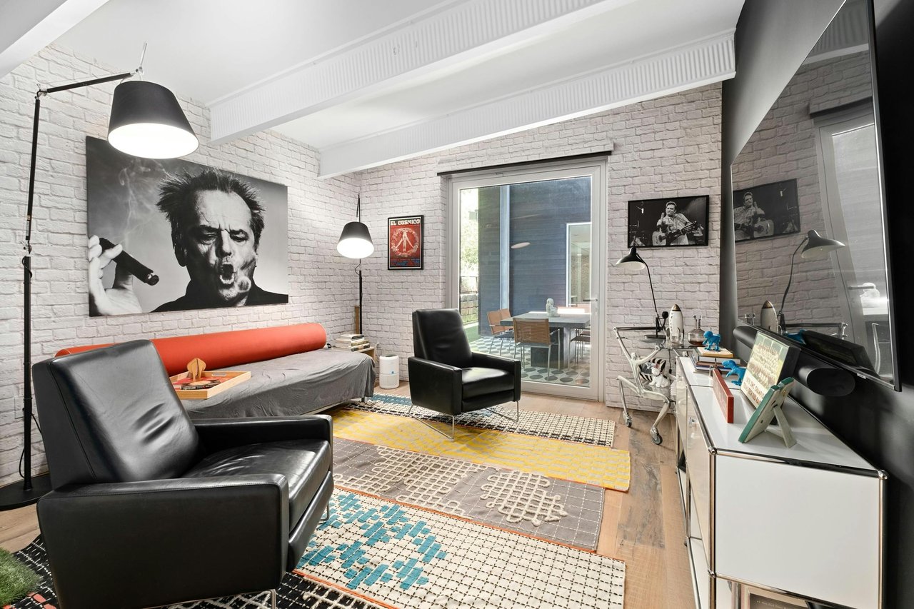 2212 River Hills Road