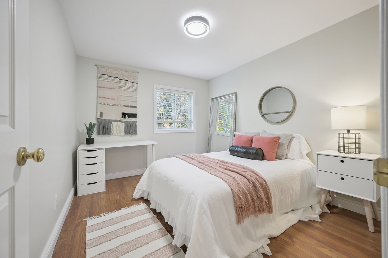 Updated Link Home on Ravine Lot