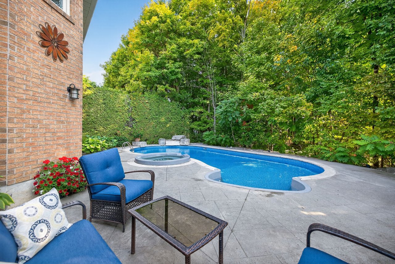 6 Falling Leaf Crt, Aurora