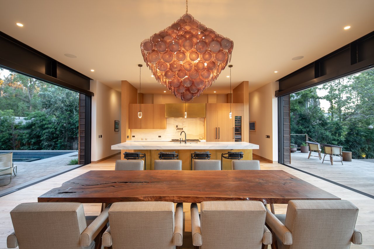 527 Latimer Rd, Santa Monica 