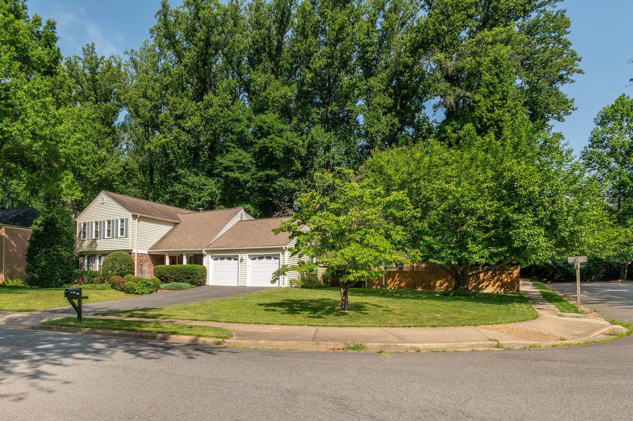 9606 Whitecedar Ct