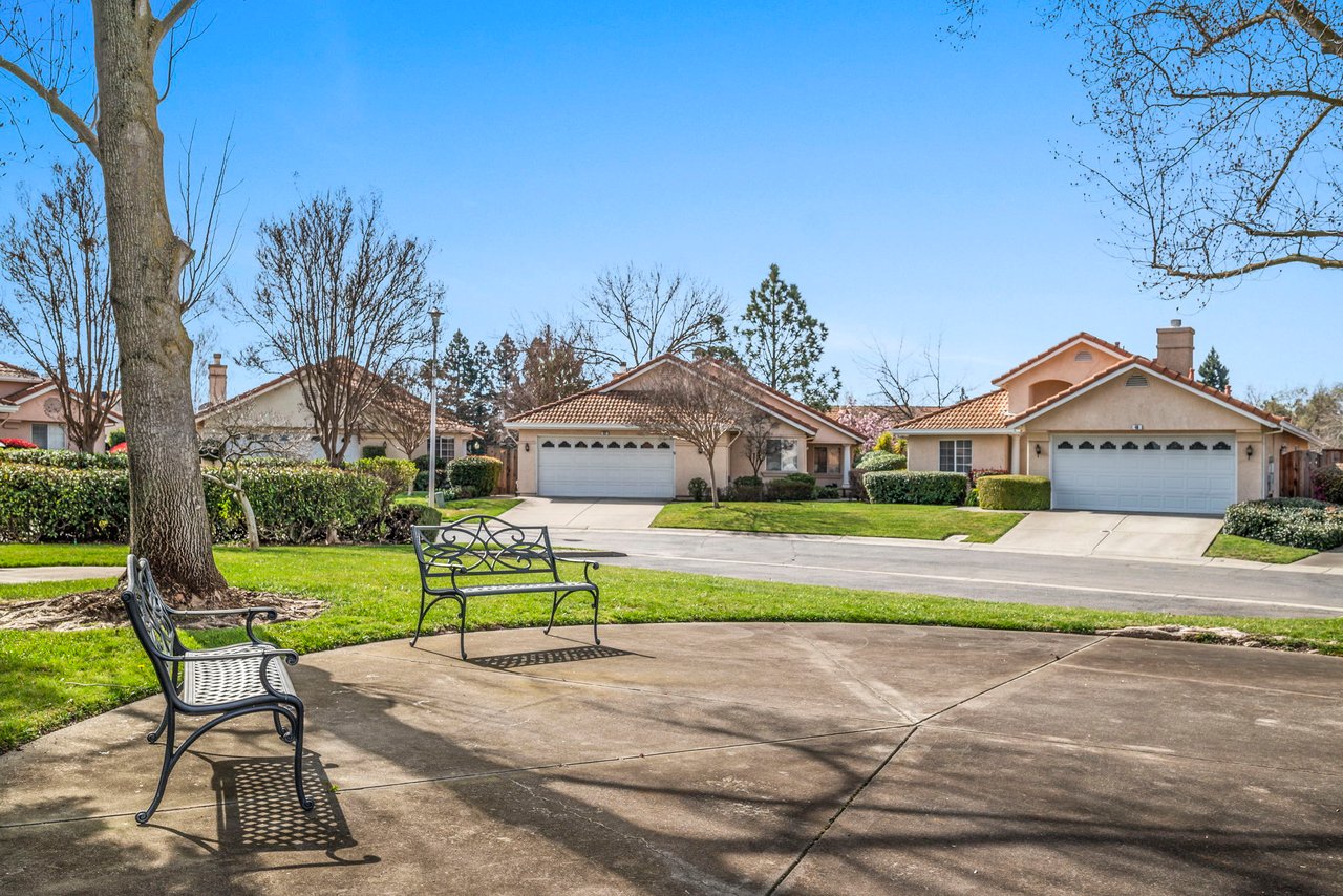 52 Bonaventure Ct