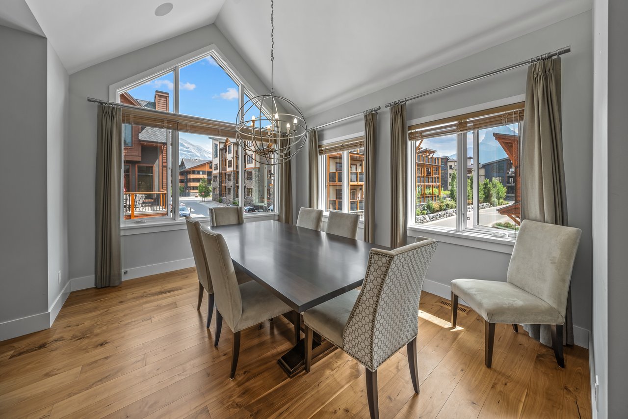 19 Creekside Mews