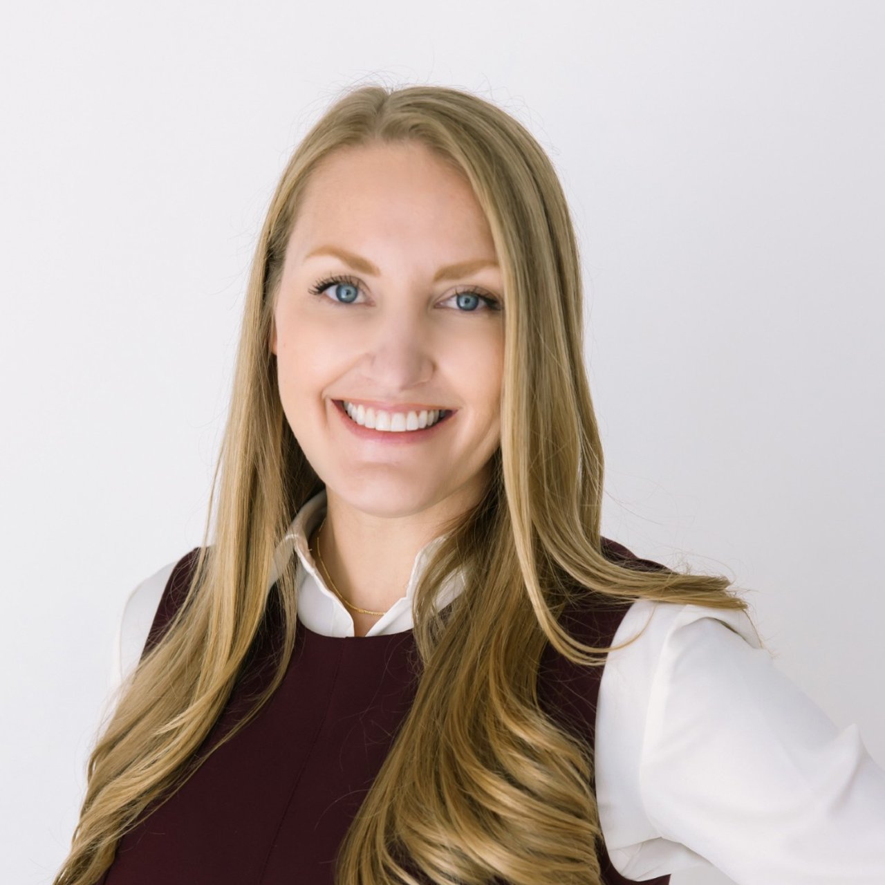 Jessica Officer Frisco, TX Real Estate Agent Headshot