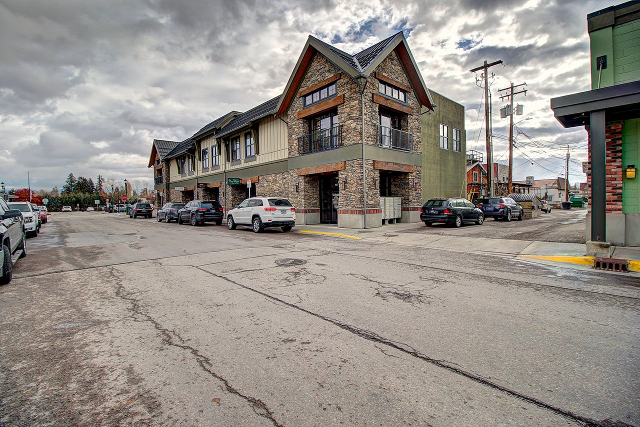 Mixed Use Commercial Retail/Office Building