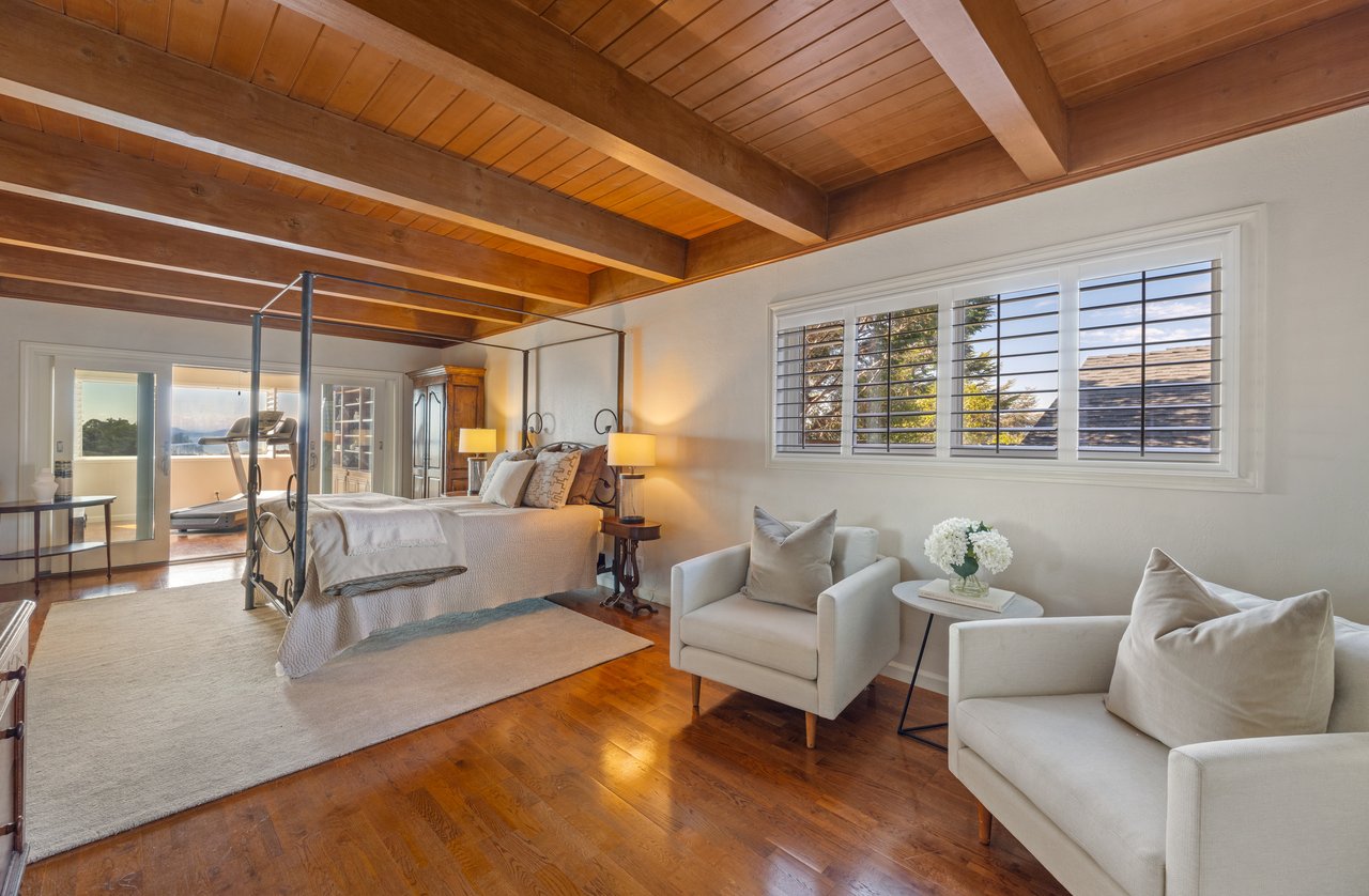 Sunny View Residence in Peacock Gap