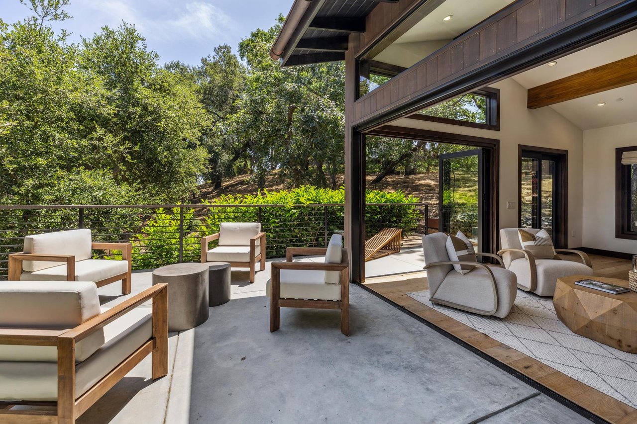 138 Bolivar LN