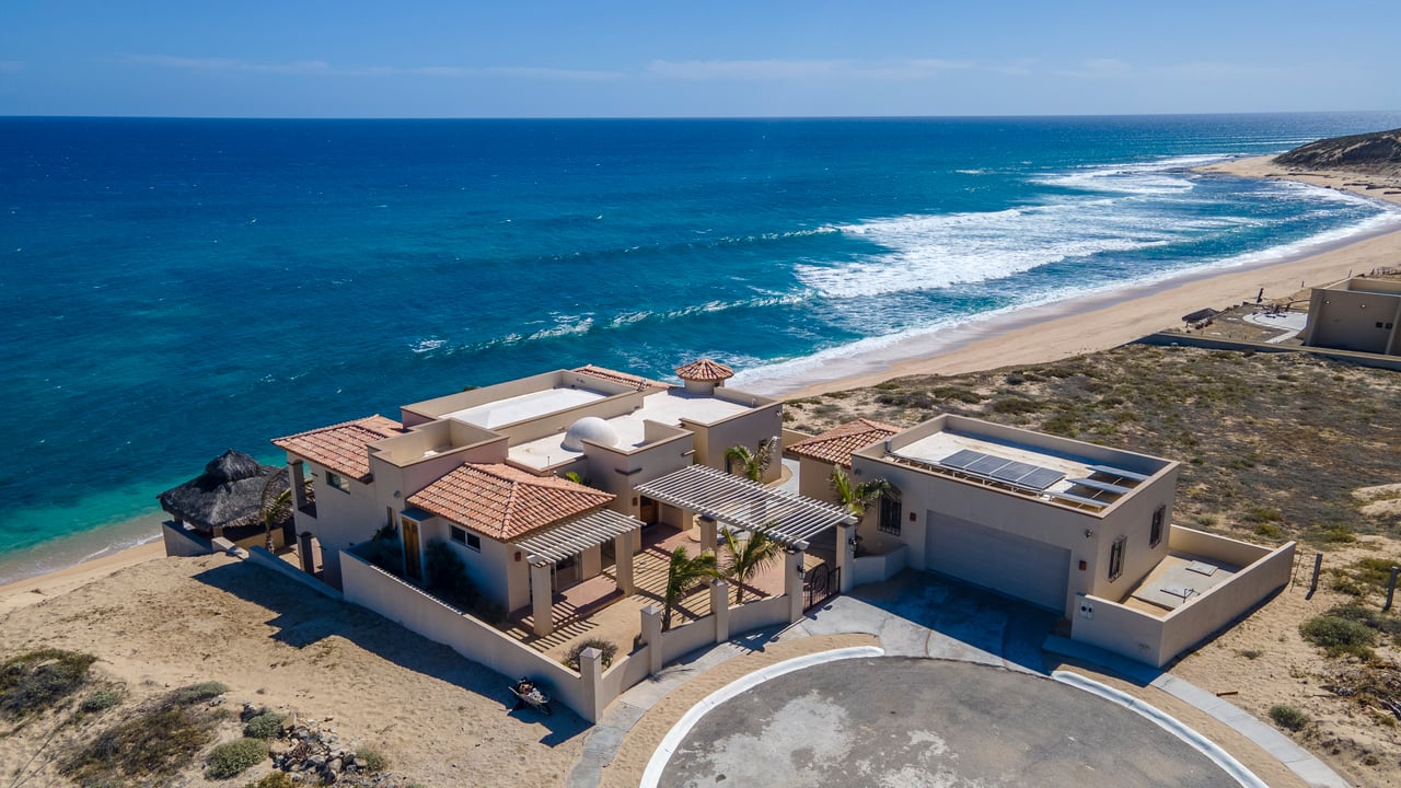 Life In Vinorama: Surf, Solitude And Sea Views cover