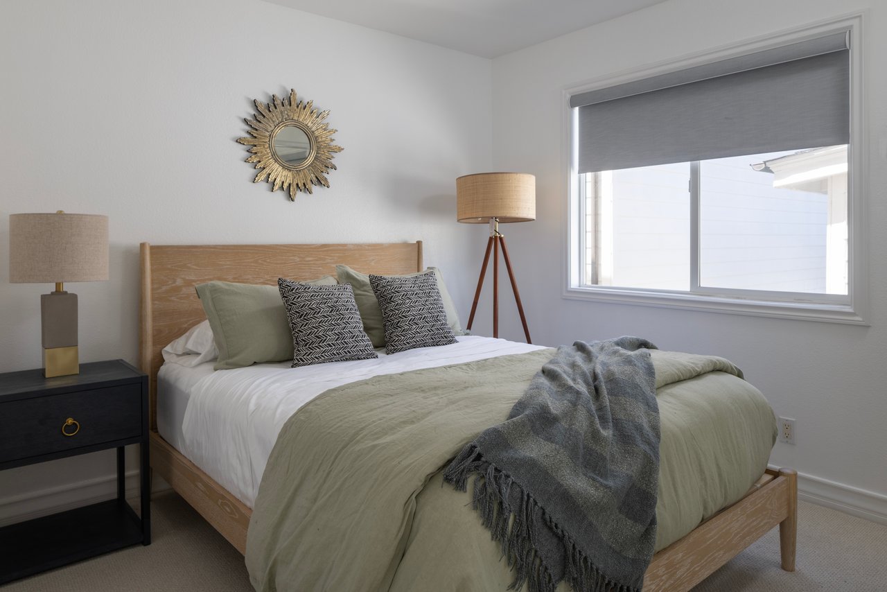 Furnished Lease in The Village
