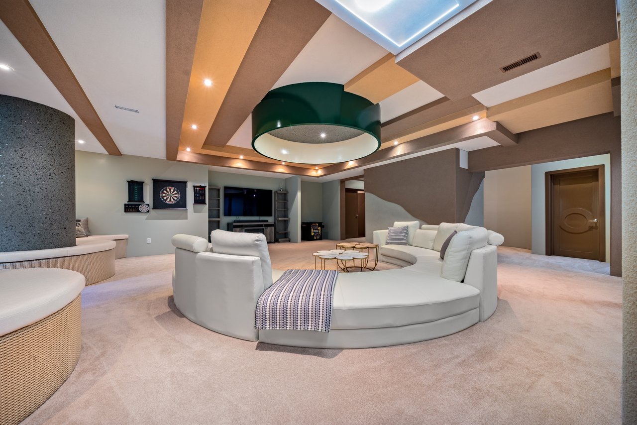  One-Of-A-Kind Residence 