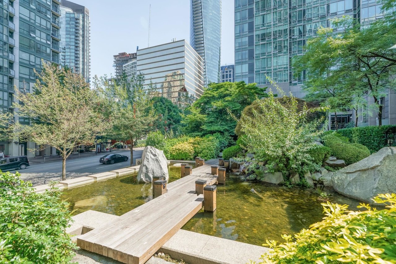 1200 W Georgia St, #706