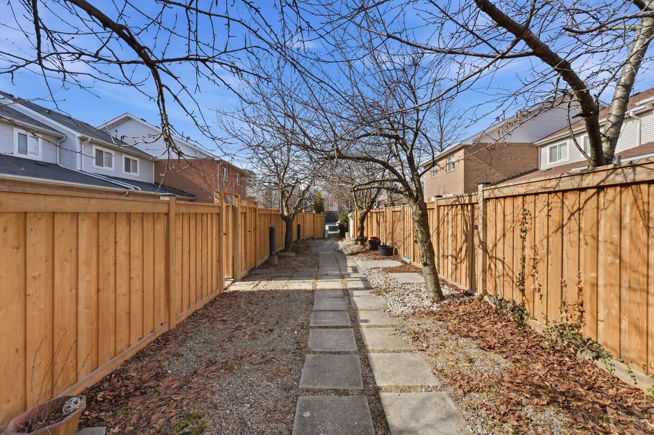 819 Village Green Blvd 27