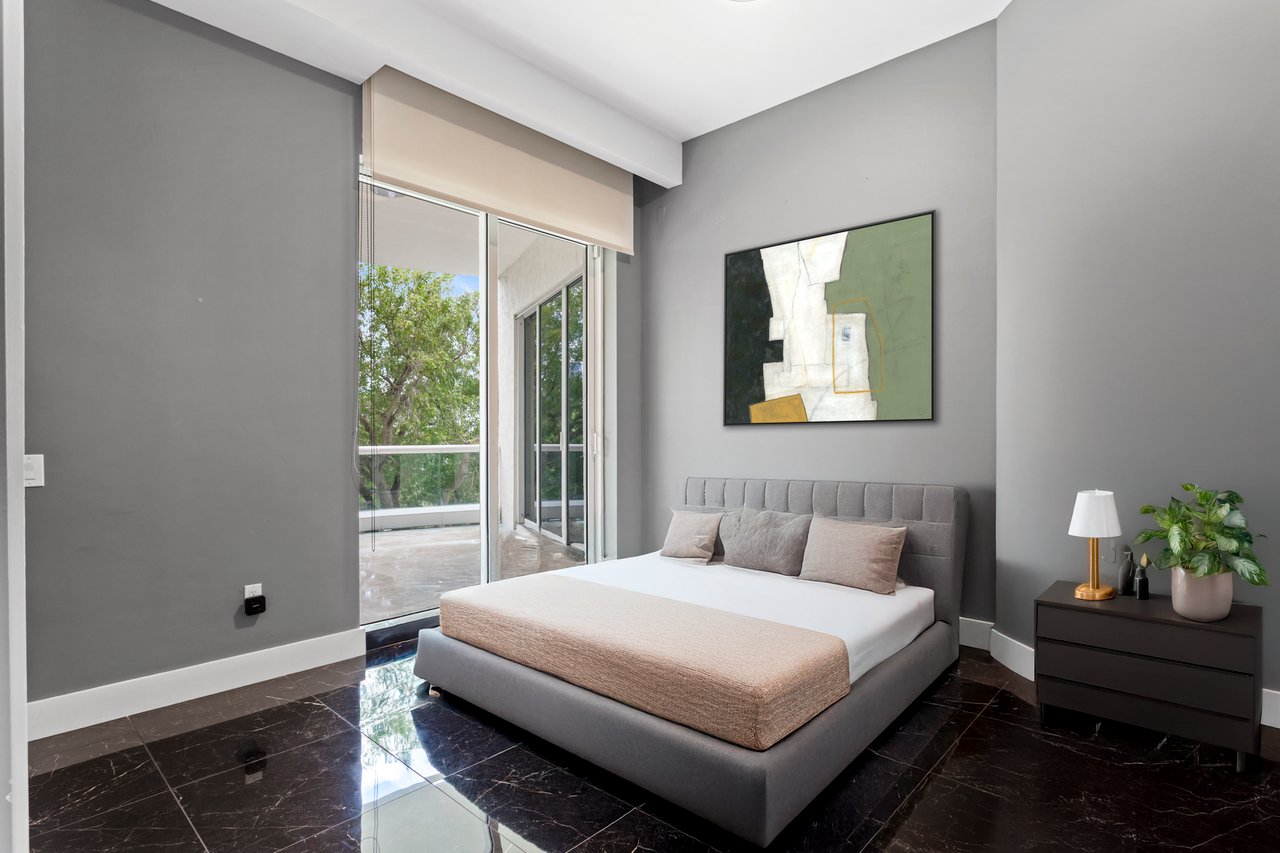 6000 Island Blvd # 203