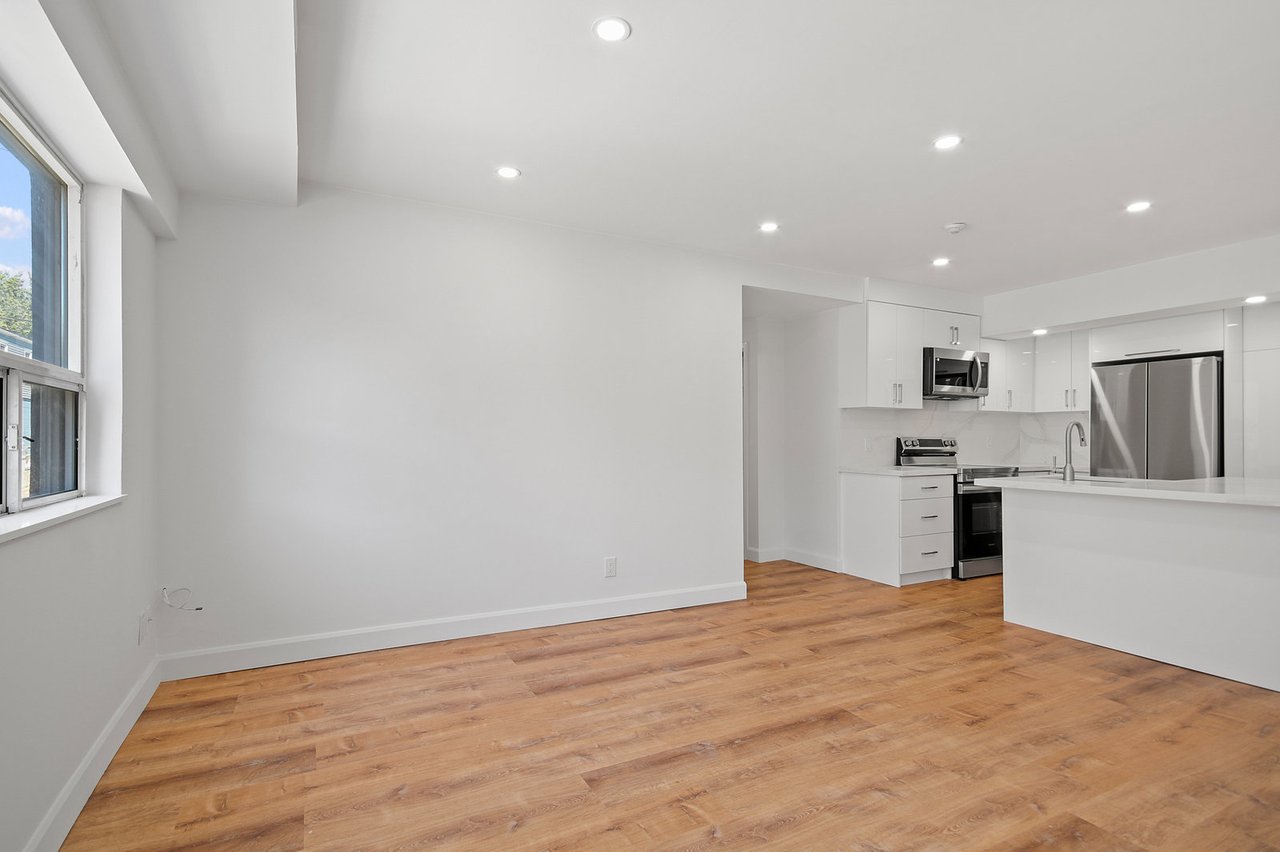 1328 Gerrard Street E Unit: 203