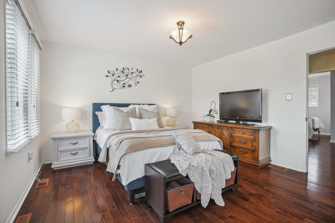 2-2360 Parkhaven Boulevard Unit: 2