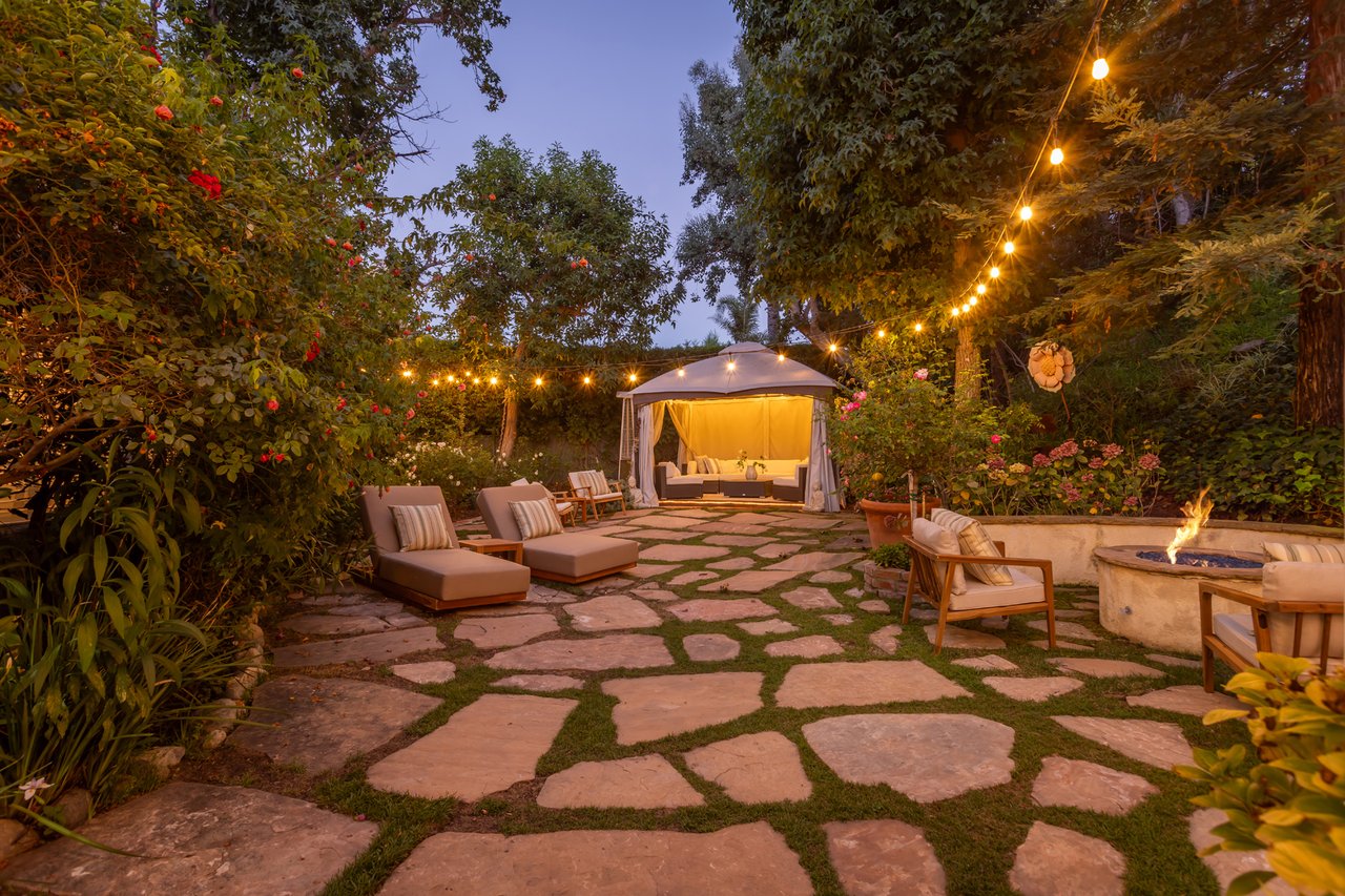 5985 Vista De La Luz